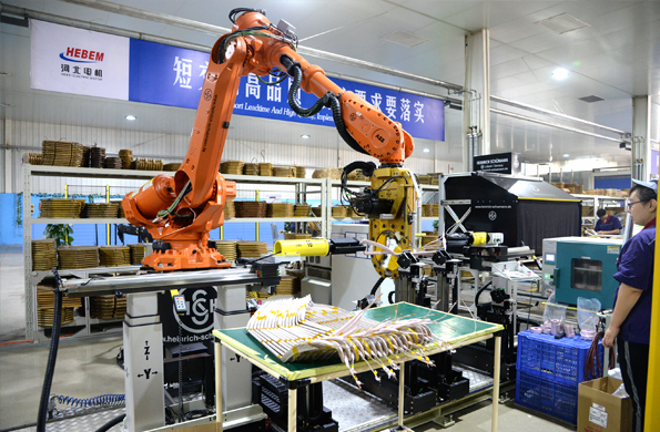 定子線圈自動包帶機器人